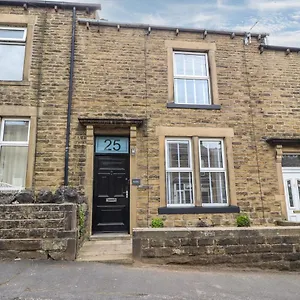 https://acorn-cottage.yorkshirehotels.net