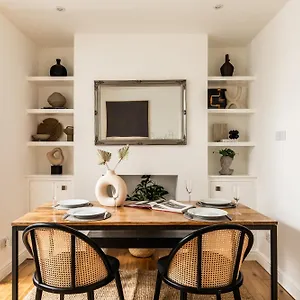 Apartment The Broadway - 2 Bedrooms With Parking,, Bath