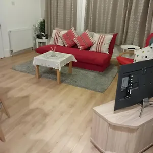 https://aarons-holiday-home.belfasthotelsireland.com
